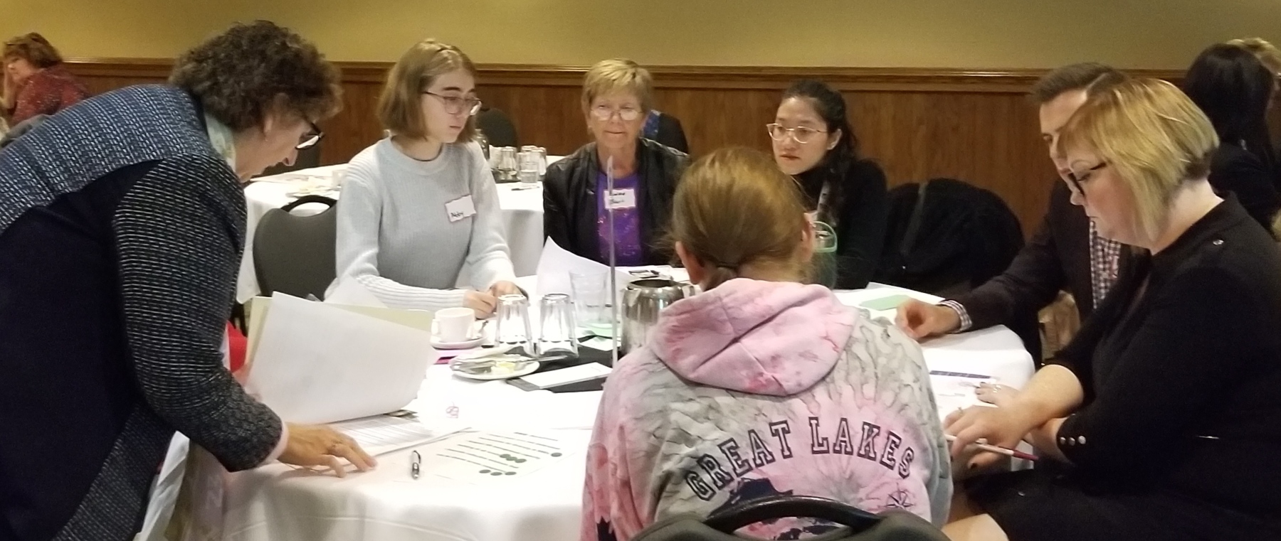 BPW Canada President Linda Davis (centre) in Round Table Discussions